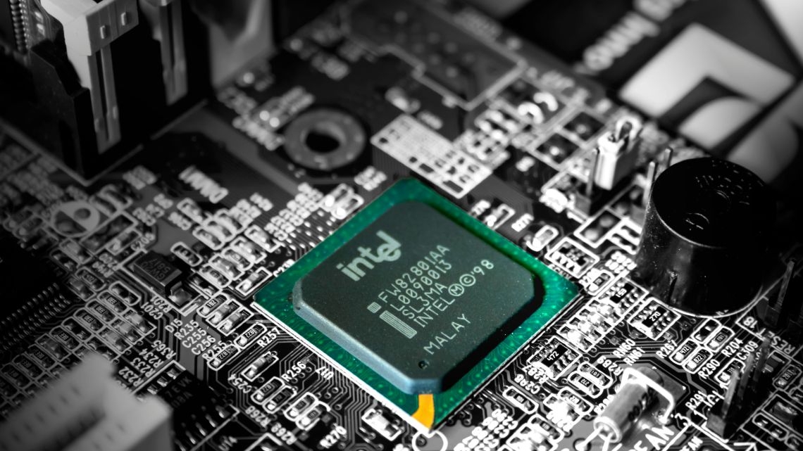 Intel reforça aposta em novo processo de fabrico de chips