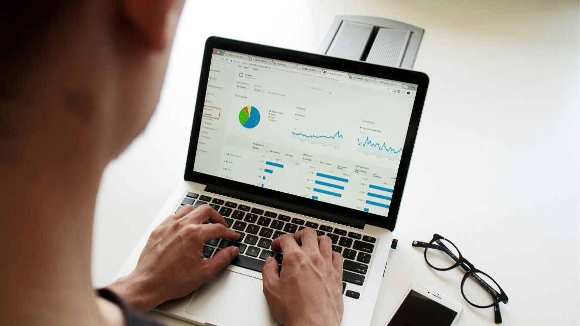 Adoção da IA avança mais rápido do que o retorno do investimento