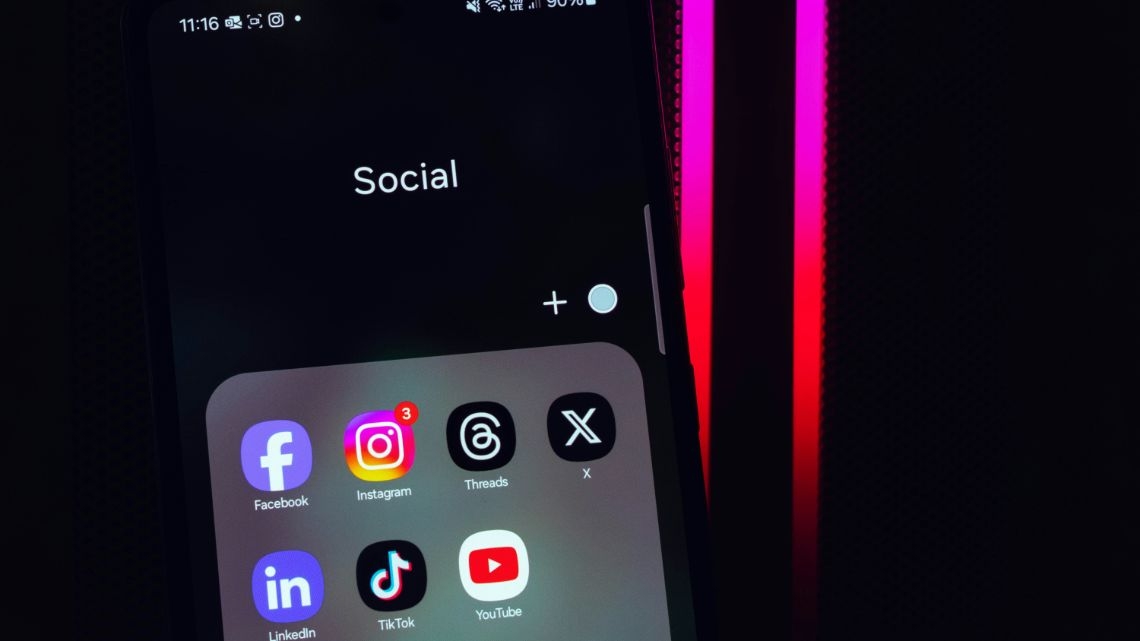 Presença nas redes sociais ainda é vista como risco para a carreira