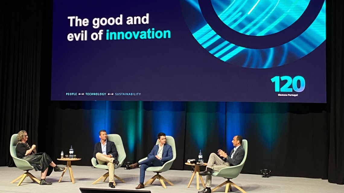Painel "The Good and Evil of Innovation", com a participação da Siemens, Volkswagen AG e EY