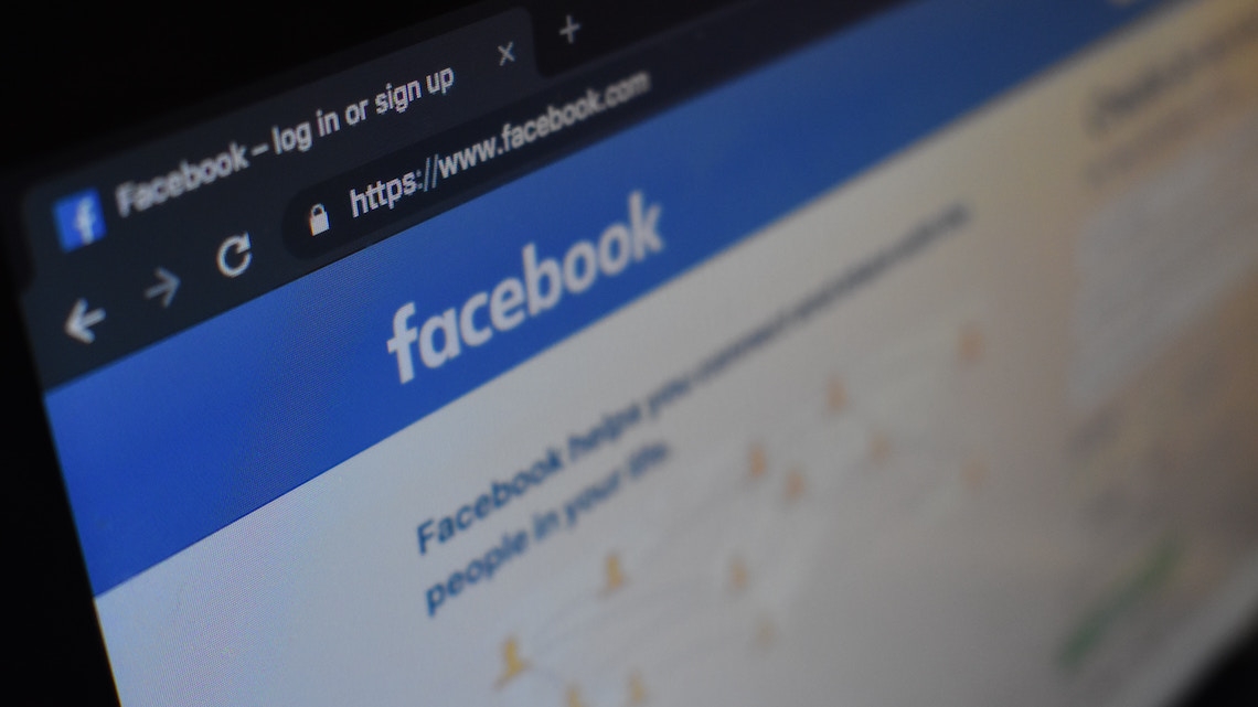 Facebook recebe multa de 1,46 milhões de euros