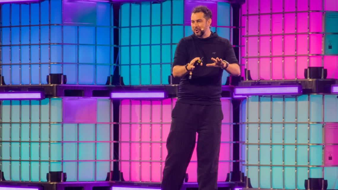 Web Summit 2025: “Culpamos a tecnologia, mas os humanos escolhem os problemas errados”