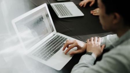 27% dos CMO relatam uso limitado de IA generativa em campanhas