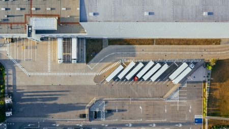 IA cresce na logística, mas adoção é limitada