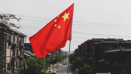 EUA adicionam mais doze de empresas chinesas à lista negra