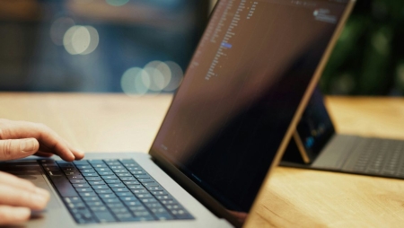 Uso de agentes de IA no atendimento cresce quase 70% num ano