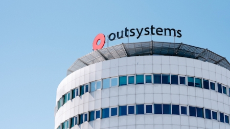 OutSystems reconhecida em categorias de mercado da Gartner Peer Insights