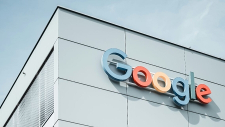 Google vai duplicar investimento em capital para acelerar corrida à IA