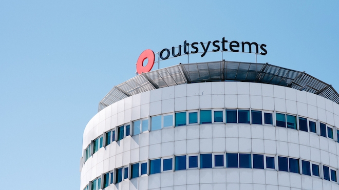 OutSystems reconhecida em categorias de mercado da Gartner Peer Insights