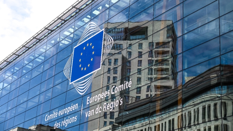 Comissão Europeia apresenta plano para IA e cibersegurança