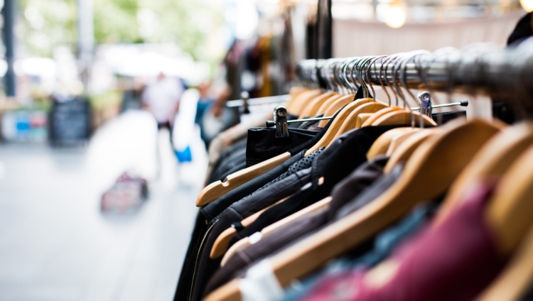 Retalho lidera sucesso na IA, enquanto saúde investe muito, mas com poucos resultados