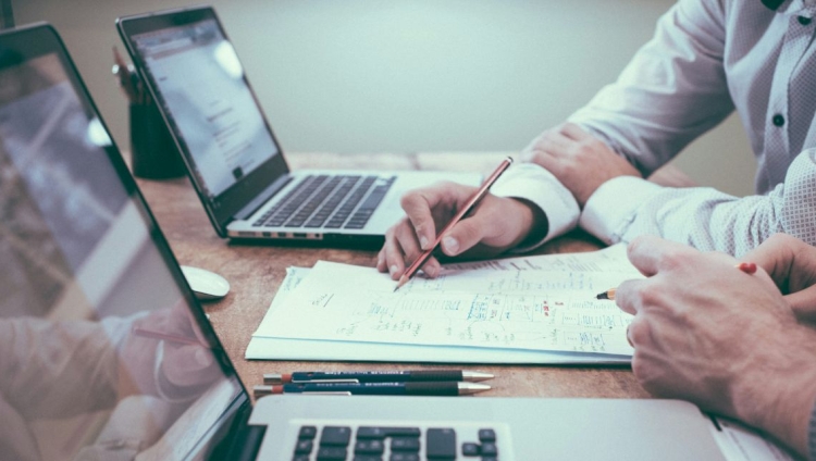 Impacto da IA na produtividade das empresas permanece aquém das expectativas