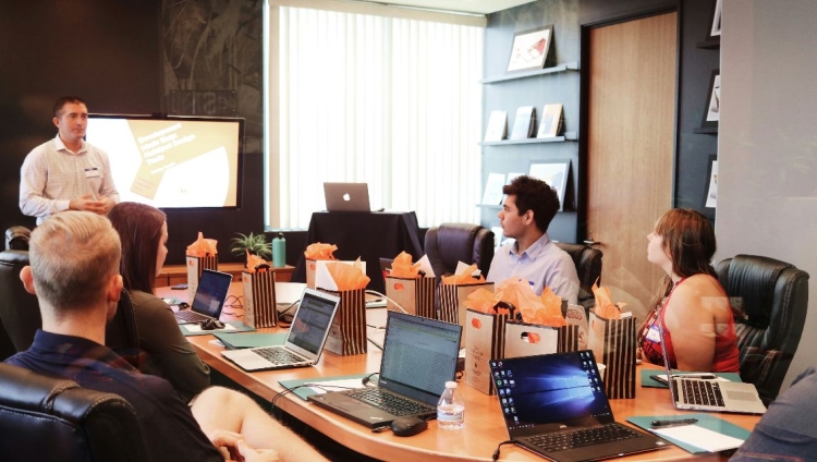 Maturidade em dados trava escalada da IA