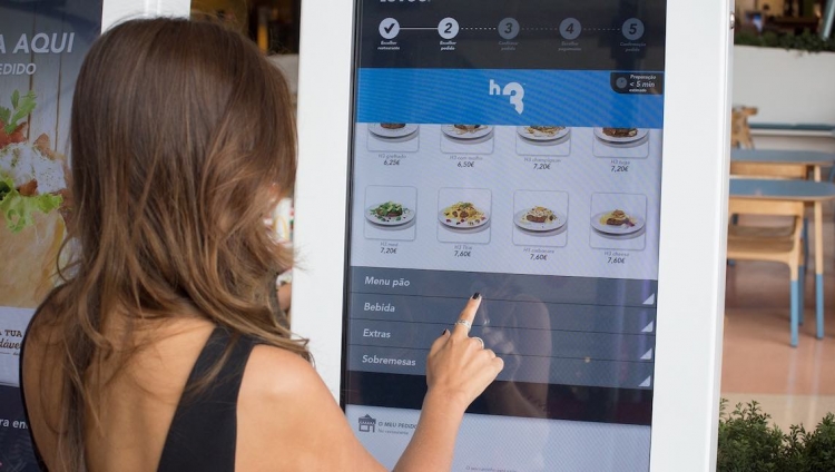 Alegro Alfragide digitaliza área da restauração