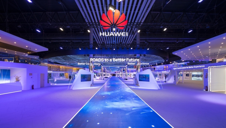 Empresas dos EUA poderão ter licenças para comercializar com a Huawei “em breve”