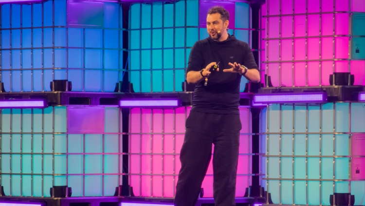 Web Summit 2025: “Culpamos a tecnologia, mas os humanos escolhem os problemas errados”