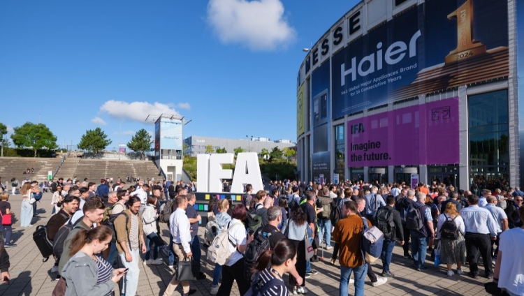 IFA 2025: IA acelera inovação em ecrãs e computadores portáteis