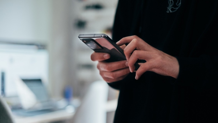 Tráfego móvel na web volta a bater recorde no segundo trimestre de 2025