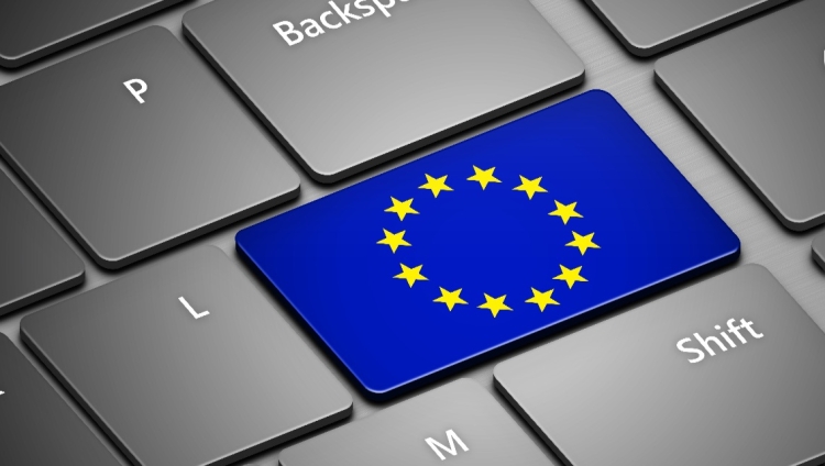 Europa tem de acelerar digitalização dos serviços públicos
