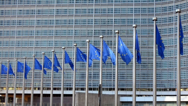 Comissão Europeia aperta o controlo a Big Techs